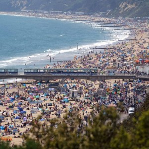 britons-pack-beaches-and-parks-as-bank-holiday-set-to-bring-hottest-day-of-the-year-so-far