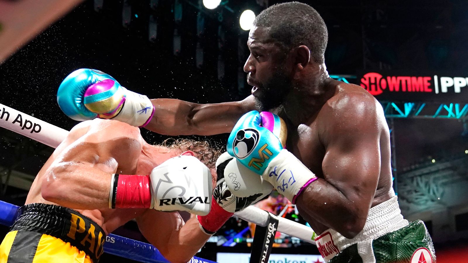 Floyd Mayweather Vs Logan Paul: YouTuber Avoids Knockout In Bout With Boxing Great