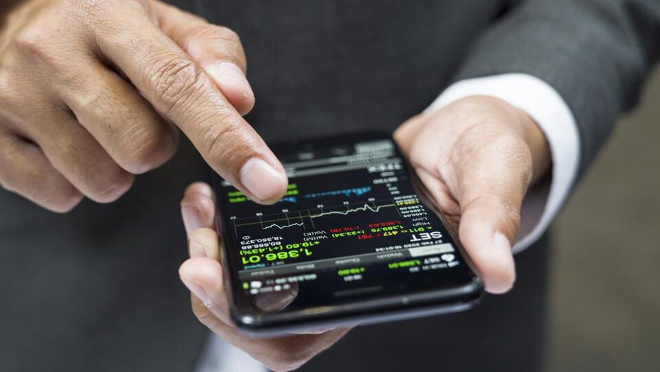 Want To Start Investing? Here’s A Hint From Investing Legend Charles Ellis: Keep It Simple