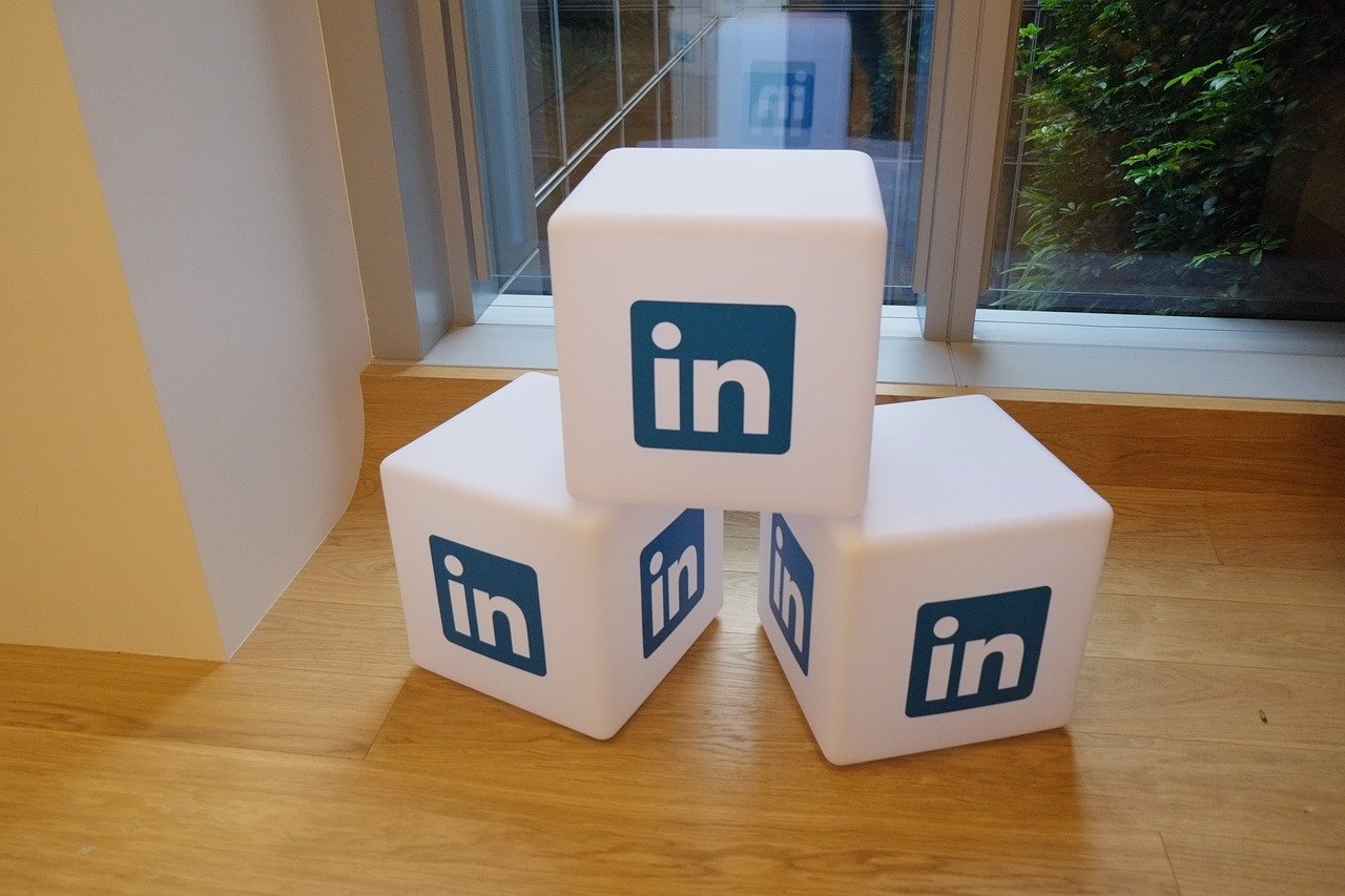 Here’s An Example Of The Perfect LinkedIn Profile Summary, According To Harvard Career Experts