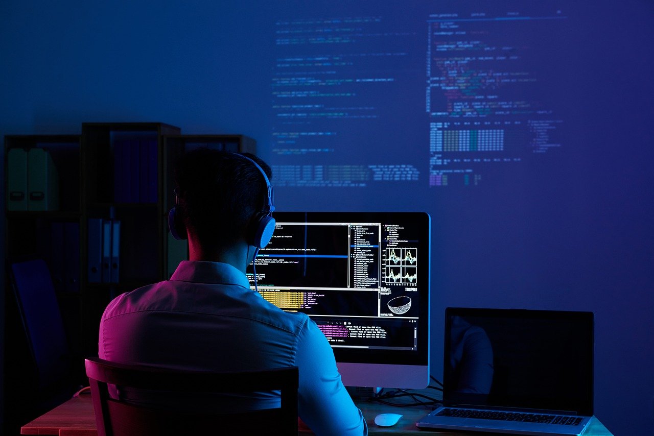 This 26-Year-Old Doubled His Income By Switching To Tech—And Using A Key Negotiating Trick