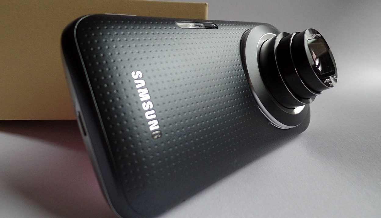 Samsung Elec Plans To Merge Mobile And Consumer Electronics Divisions