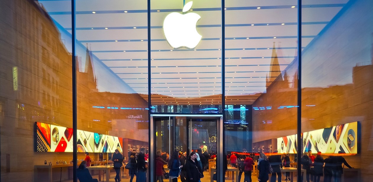 Apple On Track To Become First $3Trillion Company: Can It Still Happen This Year? 