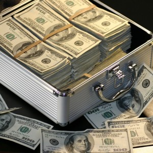 Dollar Finds Footing As Traders Brace For Hawkish Fed