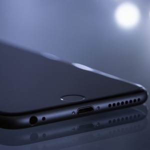 apple-announces-a-way-to-buy-stuff-by-tapping-iphones-together