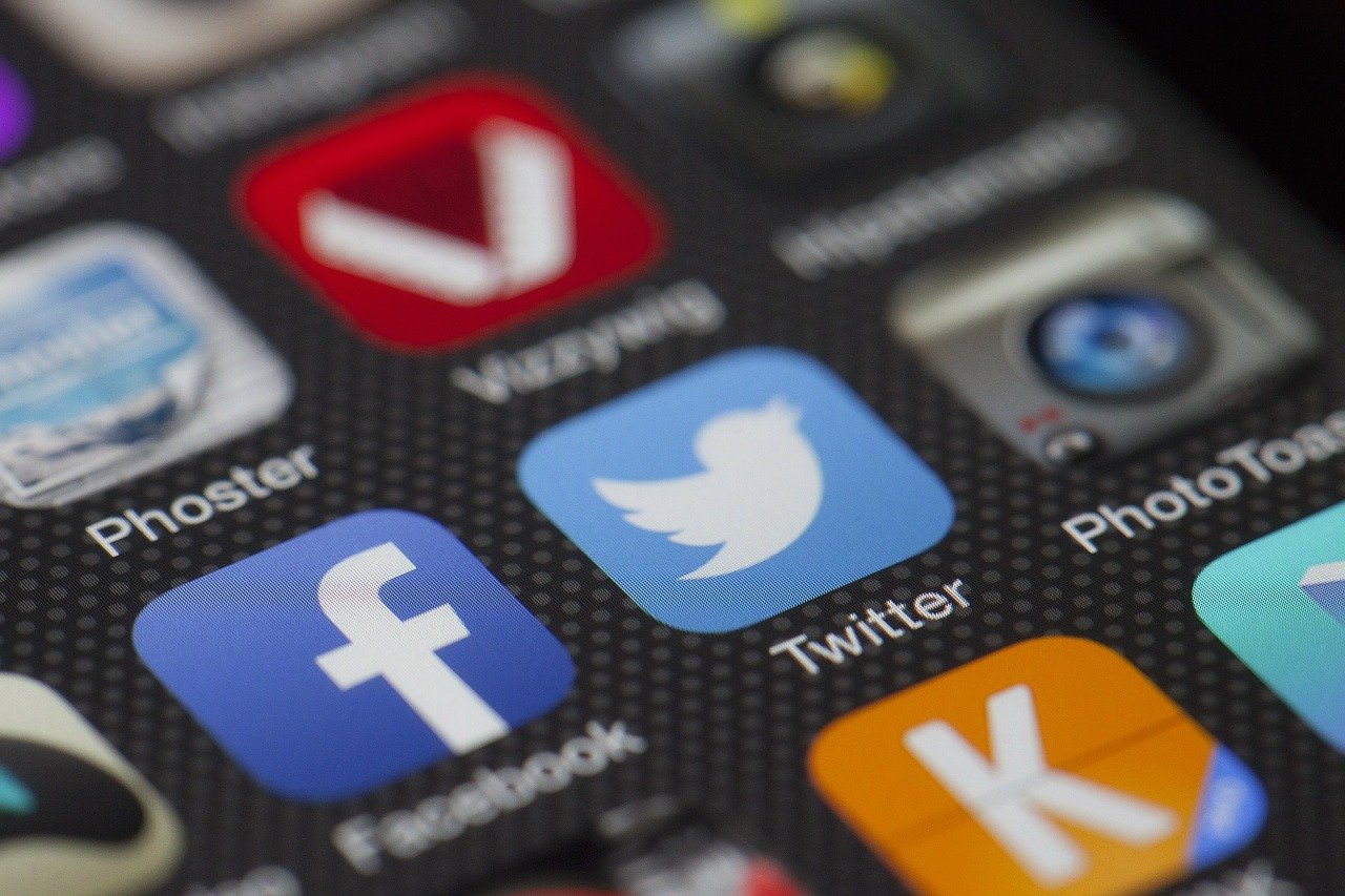 Are Big Tech Firms 'Sunsetting'? These Strategists Think So