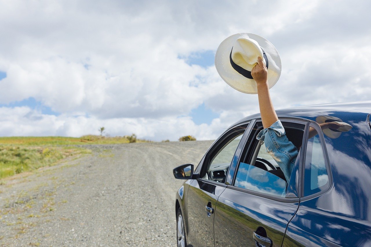 Is It Safe To Travel If You’re Vaccinated, Boosted And Recovered? Medical Experts Are Divided