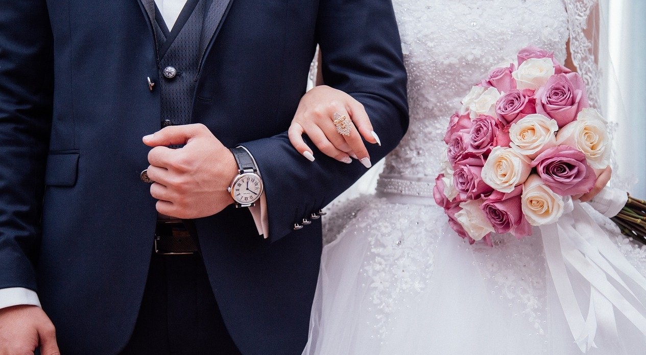 Here's Money Talk Ideas For Couples Before You Walk Down The Aisles For Wedding