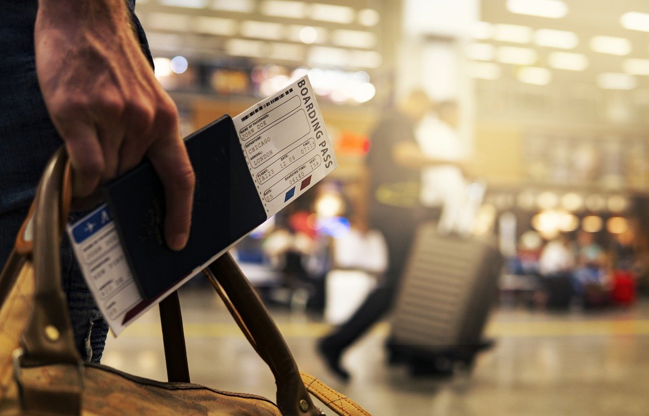 Airlines Cancel Ukraine Flights As Threat Of War Grows