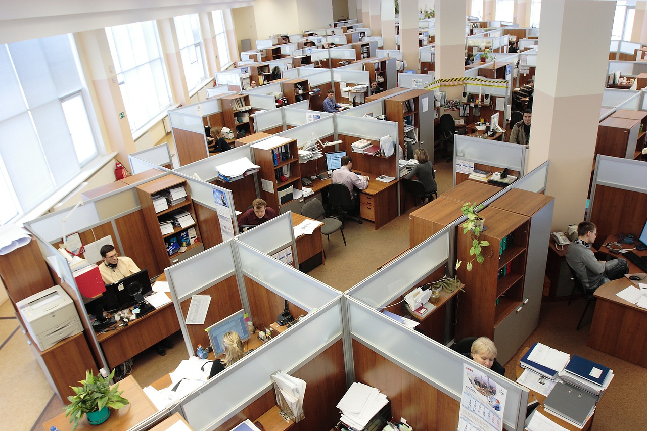 UK Unemployment Drops Below Pre-Covid Level for First Time