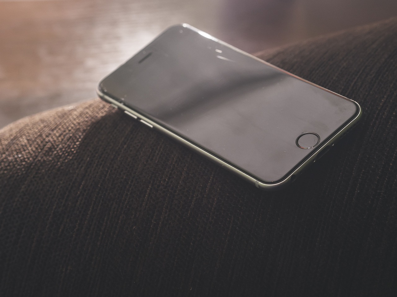 Apple Now Allows Video, Music Apps To Sign Up New Subscribers Without Paying Fees