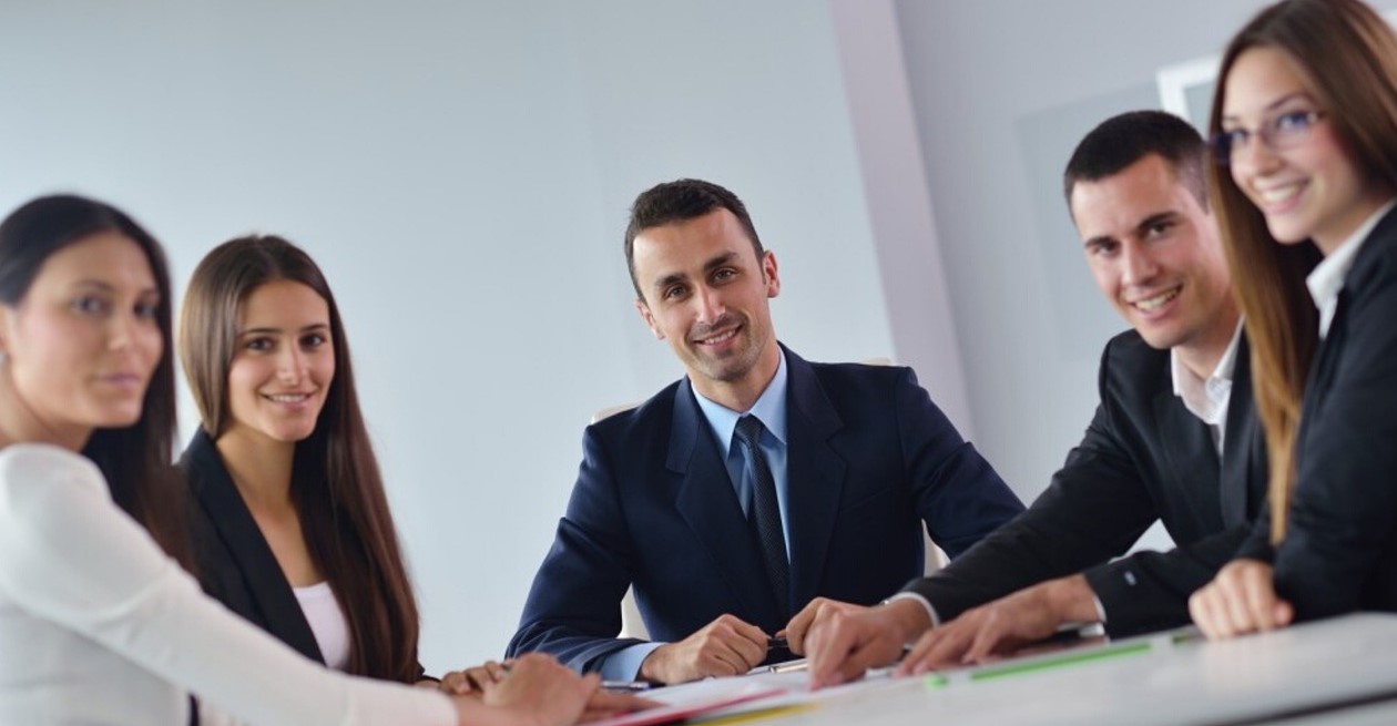 Create Strong Work Connections In A Hybrid Office With These 6 Tips