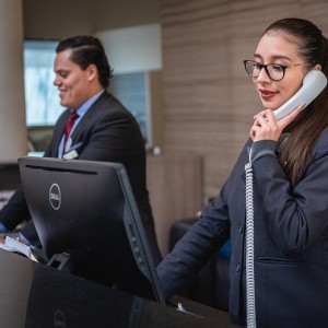 telephone-etiquette-adopt-these-8-tips-to-appear-professional-in-your-telephone-conversations