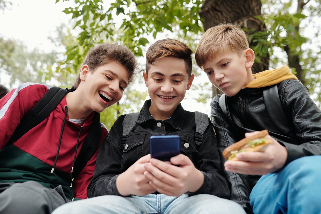 The Pros and Cons of Single-Gender Schools