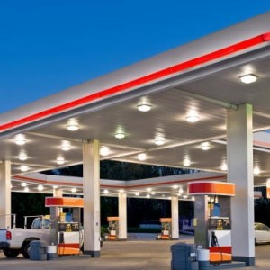 UK Petrol Stations Cling To High Prices Despite Wholesale Cost Drop