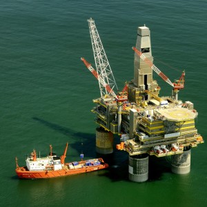 oil-slumps-on-fears-over-economic-slowdown-stronger-dollar