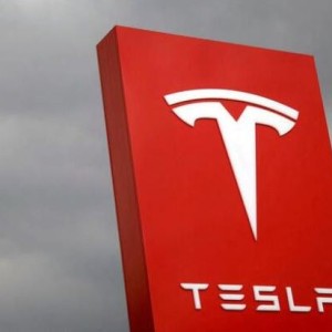 ex-tesla-australia-director-pleads-guilty-to-insider-trading