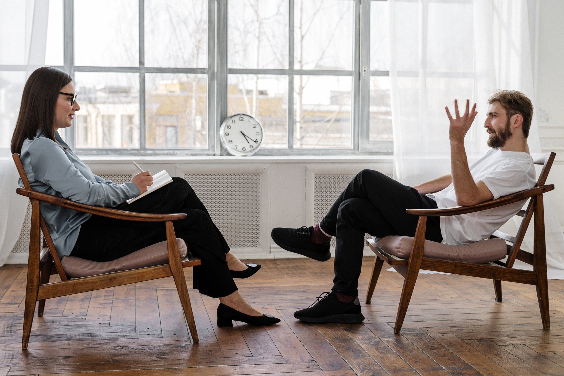 10 Common Phrases That Make You Sound Passive-Aggressive In The Workplace