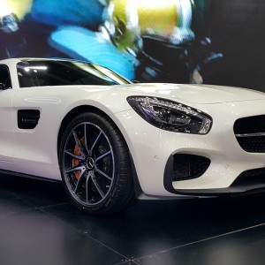 mercedes-opens-its-first-ev-only-dealership-in-the-world-in-japan