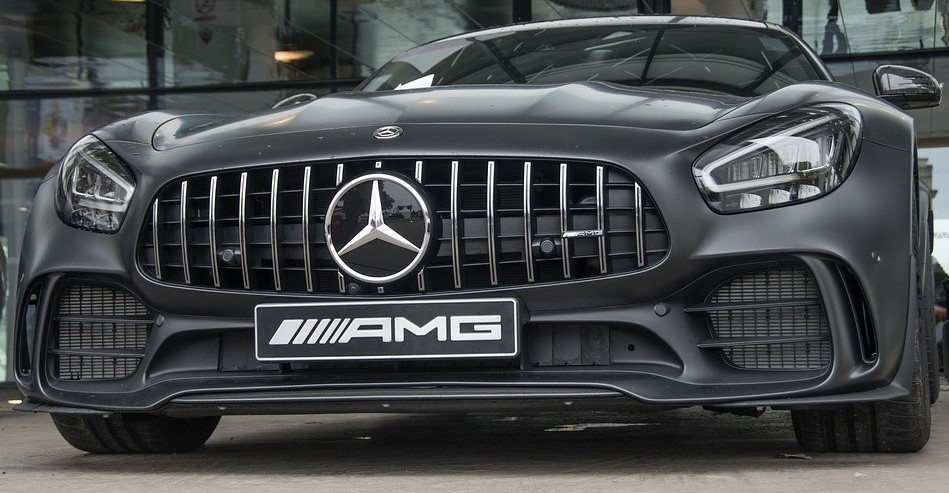 Putin Approves Sale Of Mercedes-Benz Russian Finance Arm