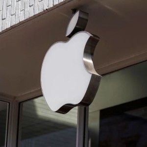 Apple May Launch Mixed Reality Device This Year — But We’re Not Scared, HTC CEO Says