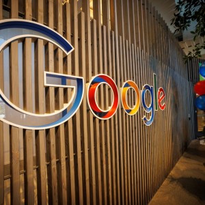 google-ceo-sundar-pichai-defends-employee-desk-sharing-policy