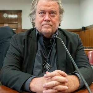 trump-ally-bannon-asks-the-supreme-court-to-delay-his-4-month-prison-sentence