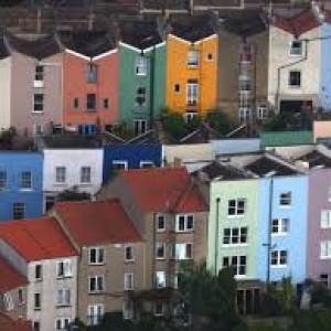 UK house prices rise for third straight month amid falling mortgage rates