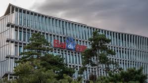 AI Giants Baidu, OpenAI Offer their Chatbots for Free in Response to DeepSeek’s Move